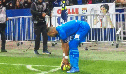 中超：上海海港3-2击败长春亚泰