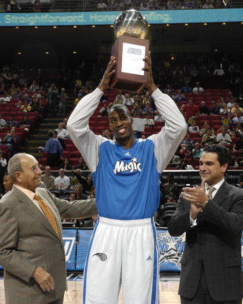 “六连冠”田径老将杨丽婉为聚光灯外的世界呼喊（六冠田径老将杨丽婉，为聚光灯之外的世界发声）