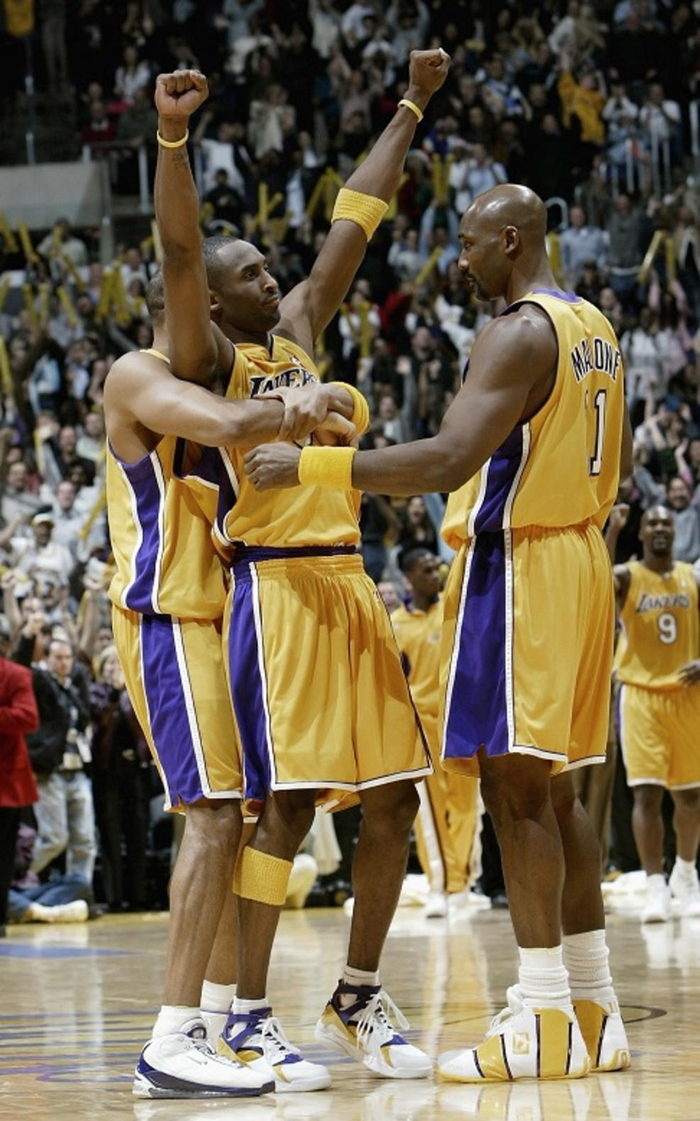 法比奥庆祝足协杯夺冠：将永远存在的时刻，一切荣耀归于上帝（法比奥庆祝足协杯封王：此刻永恒，荣耀归于上帝）