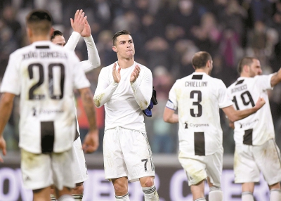 都体：DV9肌肉不适但伤情不重，保险起见周末联赛会替补（据都体报道，DV9肌肉略有不适但无大碍，周末联赛将以替补身份出场）