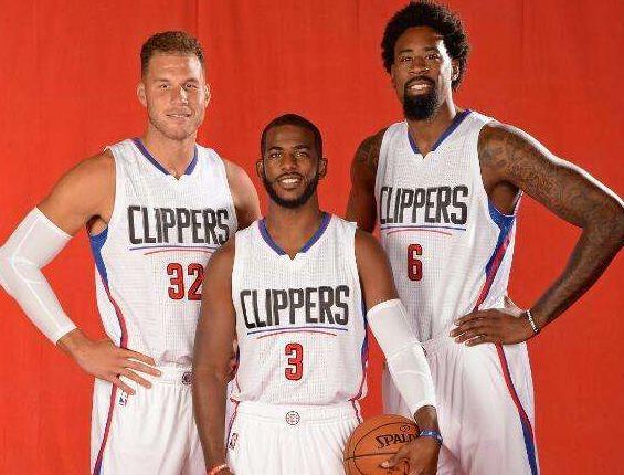 因右踝发炎，朗尼克取消了担任阿森纳vs拜仁解说嘉宾的计划（受右踝炎症影响，朗尼克取消参与阿森纳vs拜仁解说）