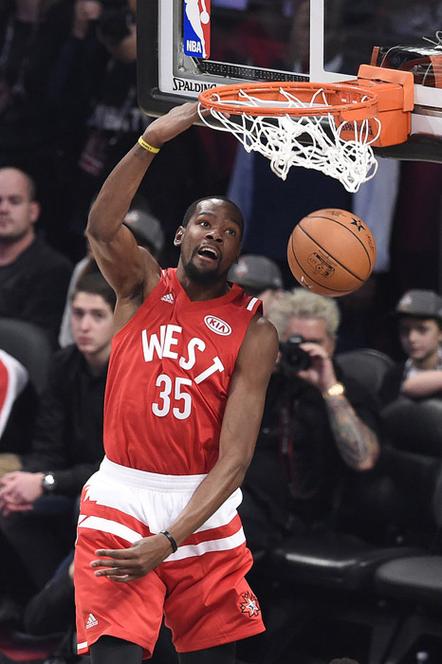 女子篮球联赛精彩进球回顾（女篮联赛高光进球集锦）