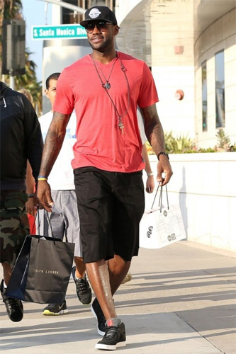 重磅！皇马1500欧元撬动洛格罗尼耶斯天才少年 多家西甲豪门竞相追逐（皇马以1500欧撬走洛格罗尼耶斯天才新星，西甲多豪门竞逐）