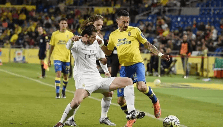 中超联赛总结：积分榜前三分析,（中超赛季盘点：积分前三队解析）