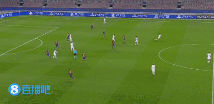 国脚关键传球完成制胜球
